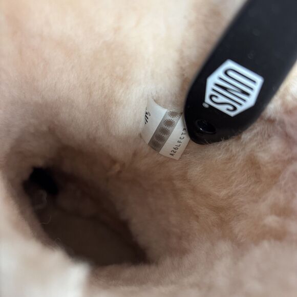 New Womens UGG Boots Sz 9 Classic Short Pink Shell Seashell Suede Wool Sold Out - Picture 14 of 16